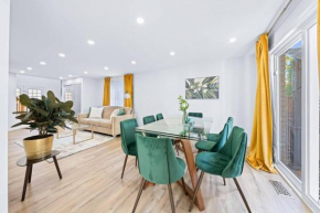 Peaceful - 4 bdrm home with fast WIFI free parking